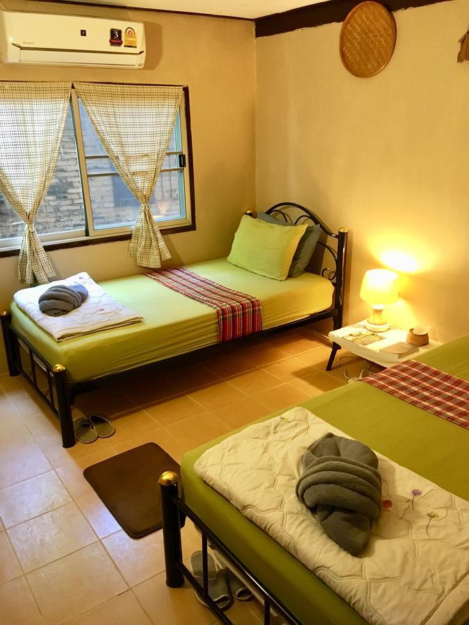 Twin House @ Tapae Hostel Τσιάνγκ Μάι Εξωτερικό φωτογραφία